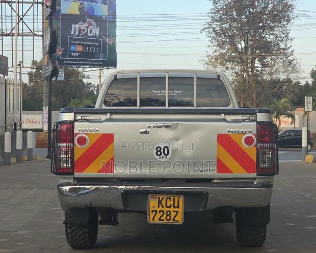 Toyota Hilux 2012 Silver
