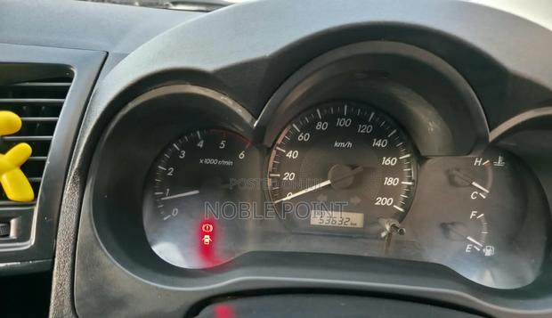 Toyota Hilux 2012 Silver