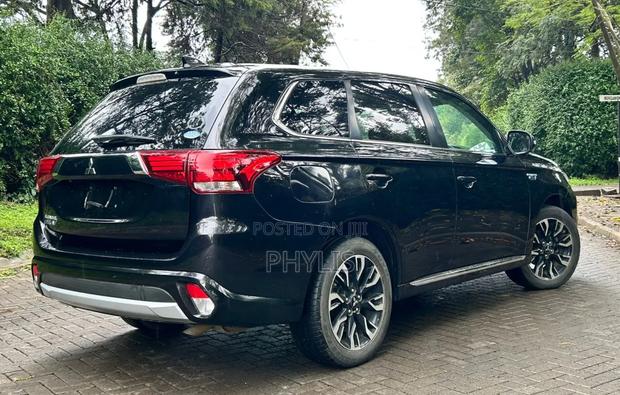 Mitsubishi Outlander 2016 Black