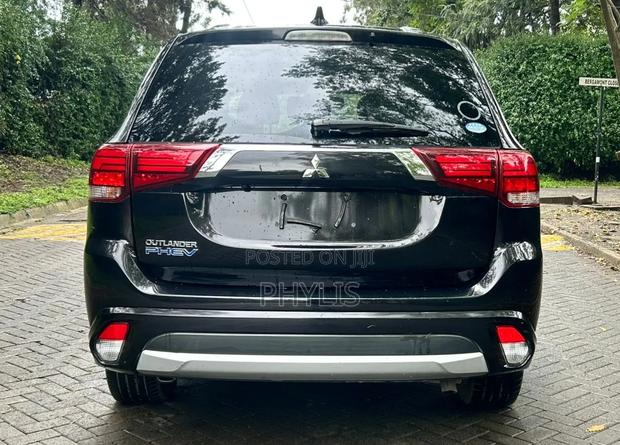 Mitsubishi Outlander 2016 Black