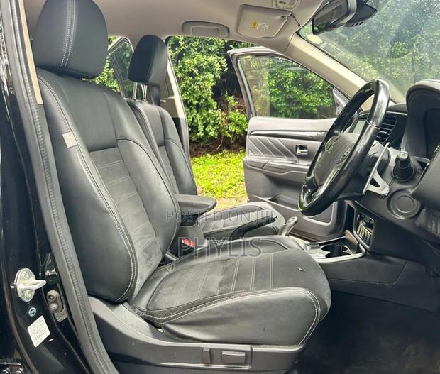 Mitsubishi Outlander 2016 Black