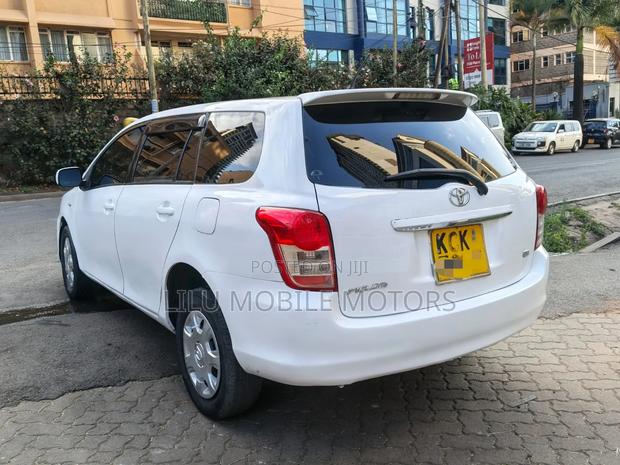 Toyota Corolla Fielder 2010 White