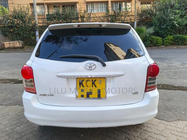 Toyota Corolla Fielder 2010 White