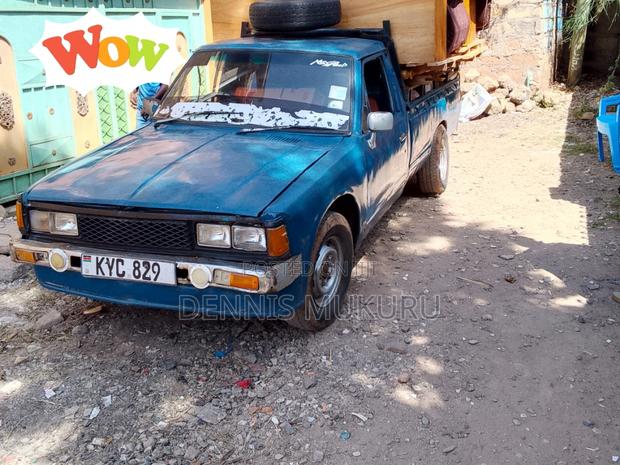 Nissan Pick-Up 1989 Blue