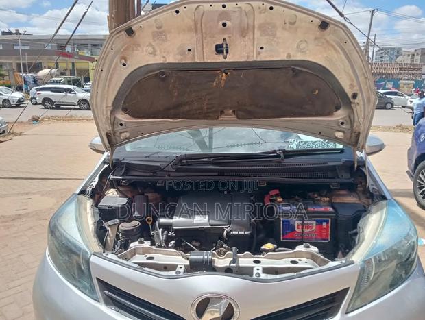 Toyota Vitz 2012 Gray