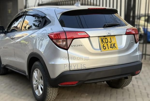 Honda Vezel 2015 Silver