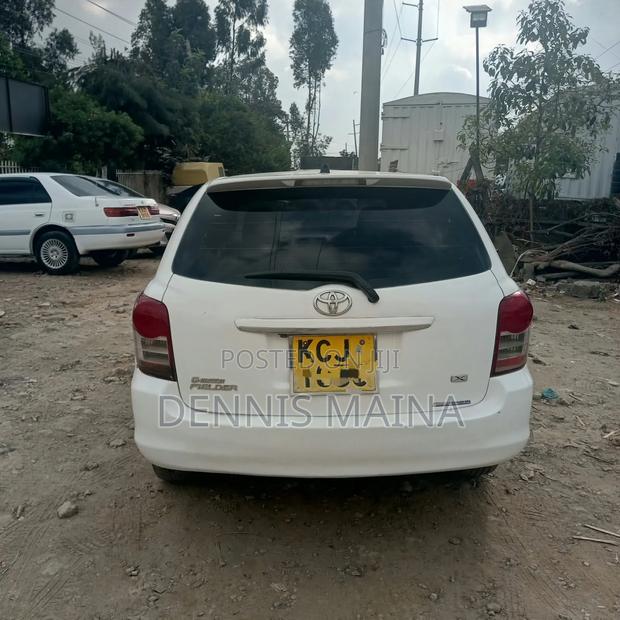 Toyota Corolla Fielder 2010 White