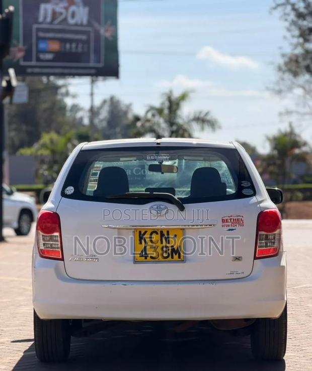 Toyota Corolla Fielder 2010 White