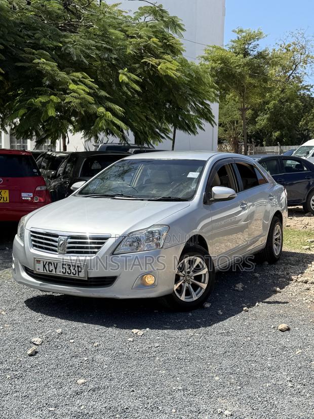 Toyota Premio 2013 Silver