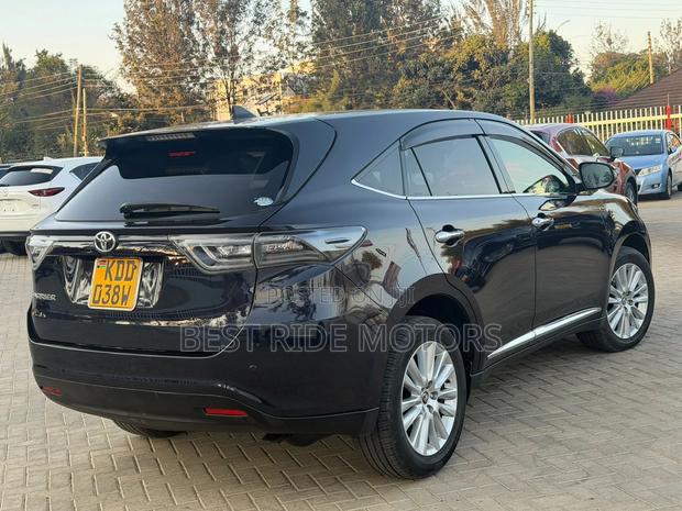 Toyota Harrier 2.0 2015 Black