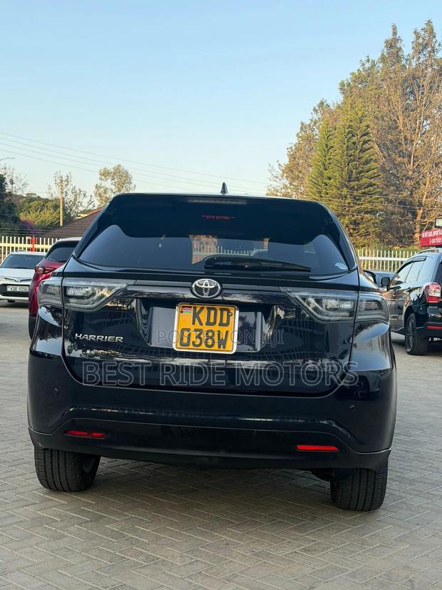 Toyota Harrier 2.0 2015 Black
