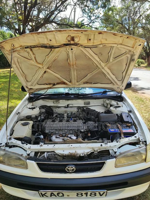 Toyota Corolla 1996 White