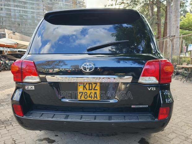 Toyota Land Cruiser 4.6 V8 ZX 2012 Matt Black