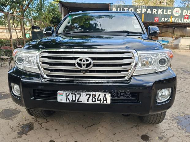 Toyota Land Cruiser 4.6 V8 ZX 2012 Matt Black