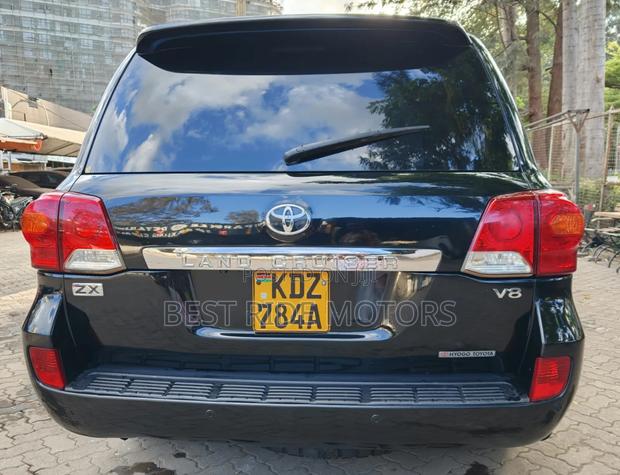 Toyota Land Cruiser 4.6 V8 ZX 2012 Black
