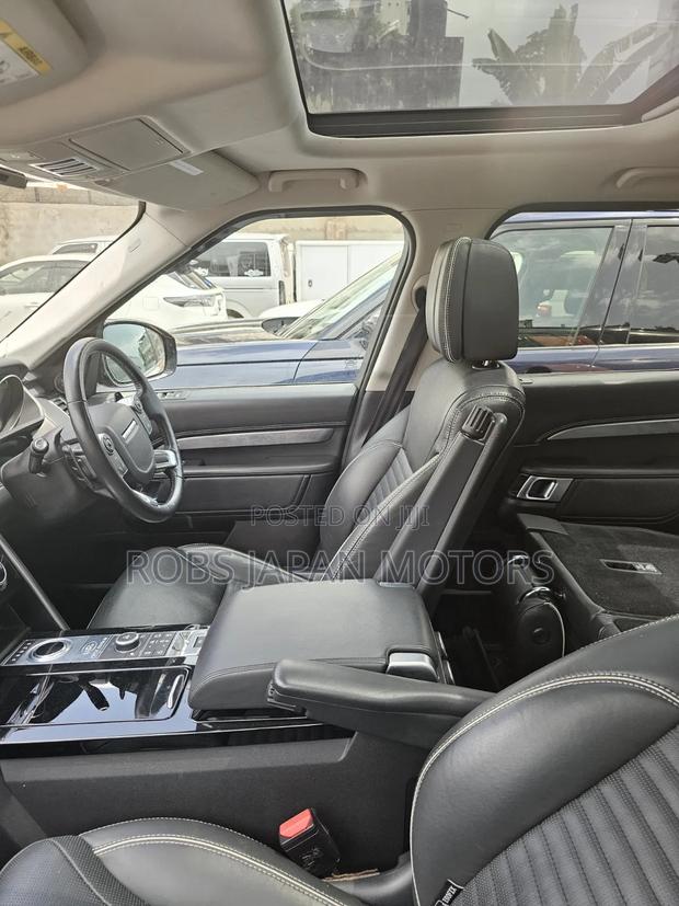 Land Rover Discovery 2018 Orange