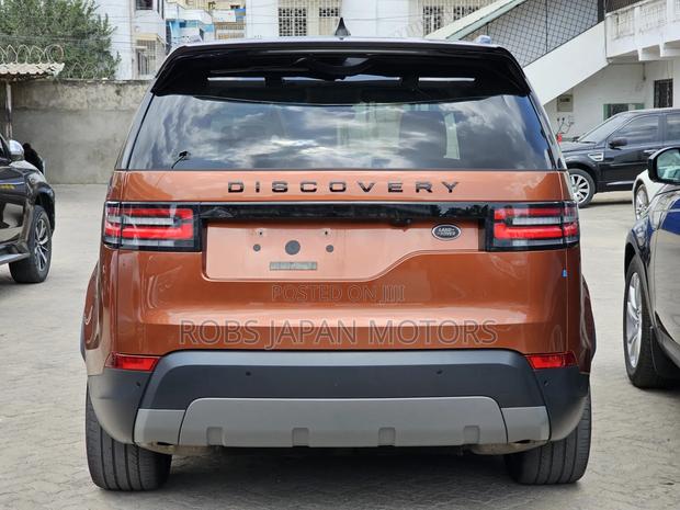 Land Rover Discovery 2018 Orange
