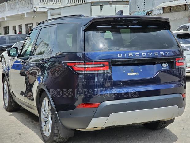 Land Rover Discovery 2018 Blue