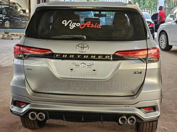 Toyota Fortuner 2019 Silver