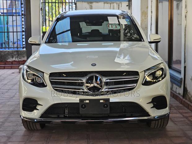 Mercedes-Benz GLC-Class 2018 Off white