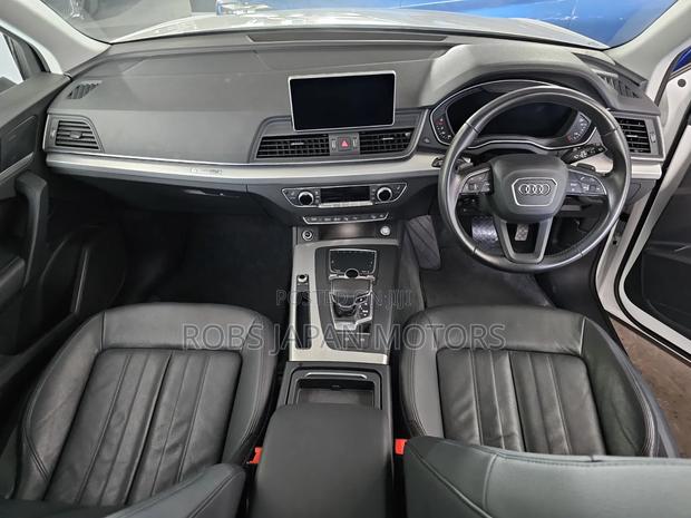 Audi Q5 2.0T Premium AWD quattro 2019 Off white