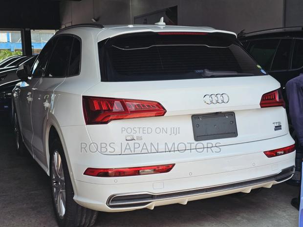 Audi Q5 2.0T Premium AWD quattro 2019 Off white