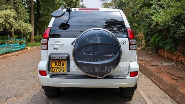 Toyota Land Cruiser Prado 2006 White