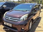 Toyota ISIS 2014 Burgundy for sale