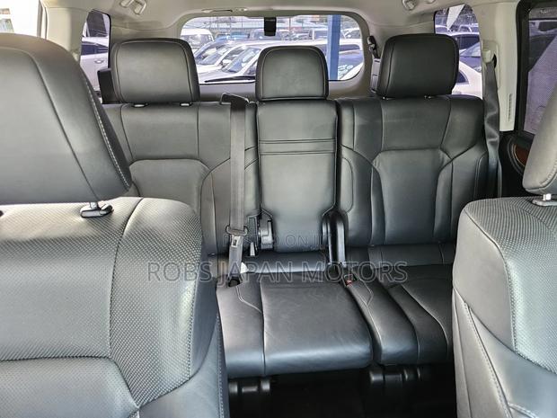 Lexus LX 2018 Off white