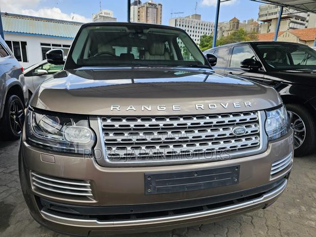 Land Rover Range Rover Vogue 2017 Gold