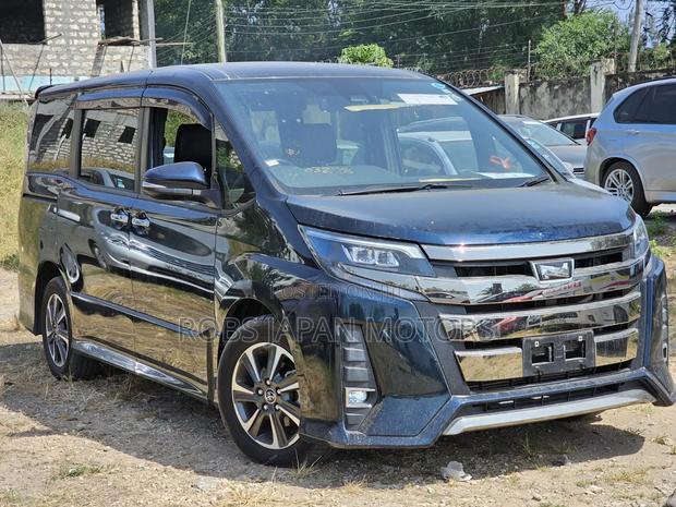 Toyota Noah 2019 Teal