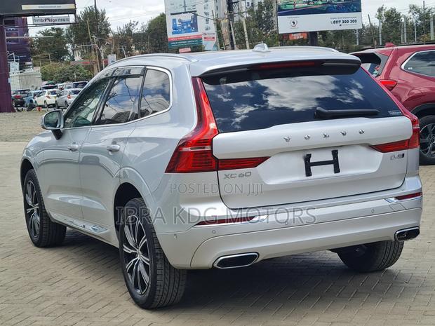 Volvo XC60 T5 Momentum AWD 2019 Silver