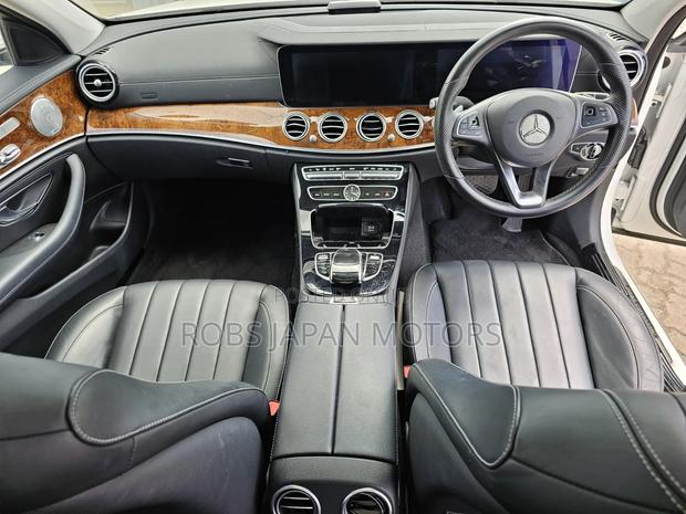 Mercedes-Benz E400 2018 Off white