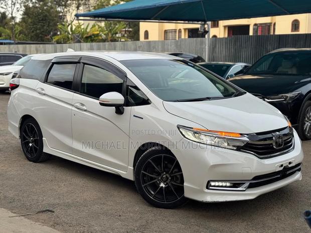 Honda Fit Shuttle 2019 White