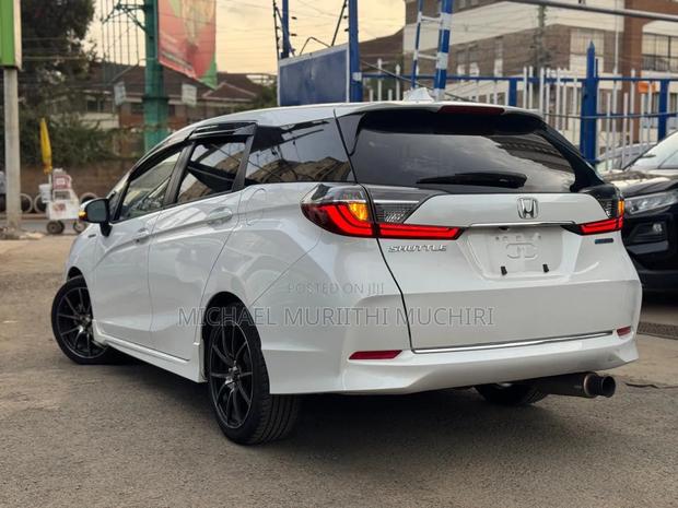 Honda Fit Shuttle 2019 White