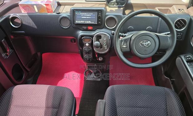 Toyota Spade 2015 Purple