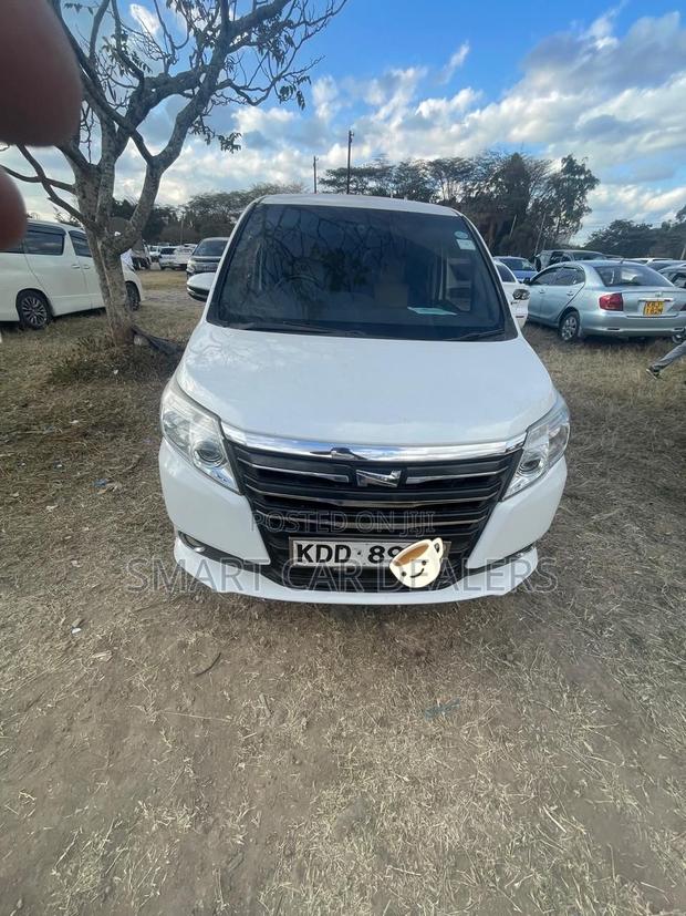 Toyota Noah 2014 White