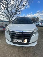 Toyota Noah 2014 White for sale