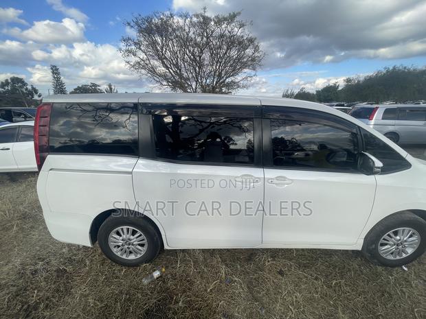 Toyota Noah 2014 White