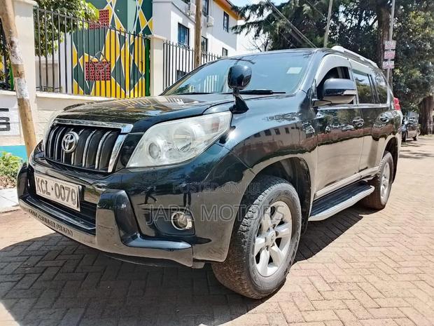Toyota Land Cruiser Prado 2012 Gray