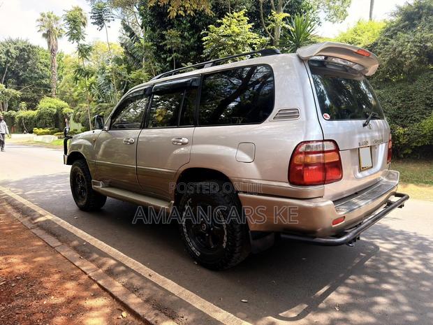 Toyota Land Cruiser HDJ 100 2000 Silver