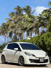 Toyota Vitz 2012 White for sale