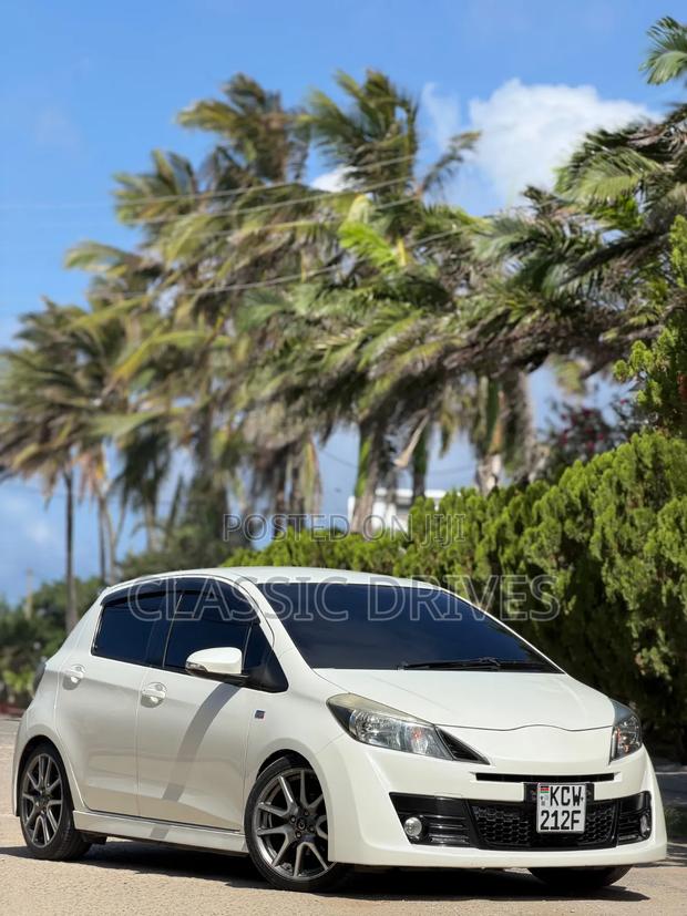 Toyota Vitz 2012 White