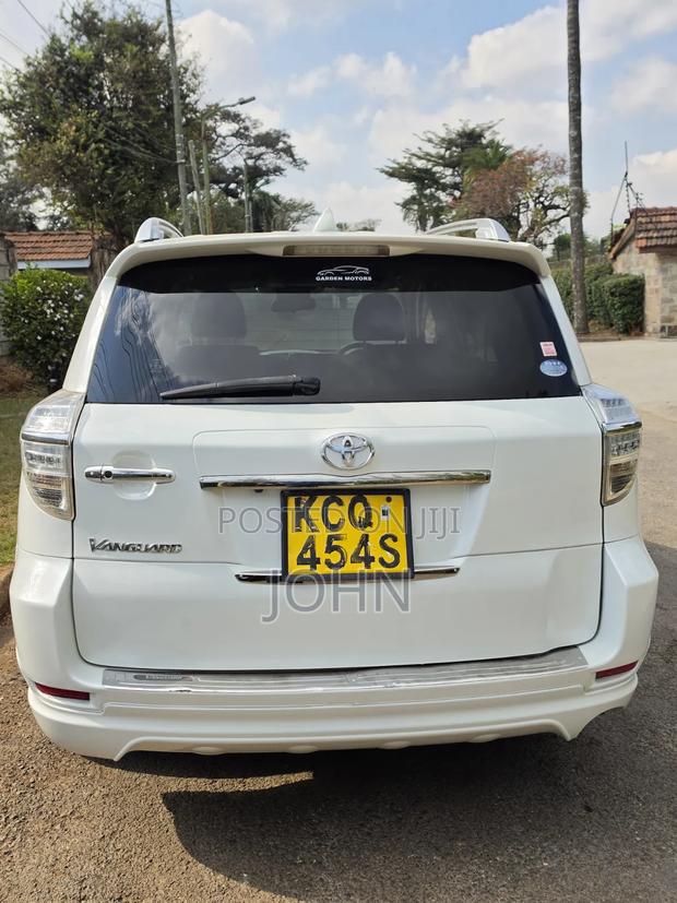 Toyota Vanguard 2013 Pearl