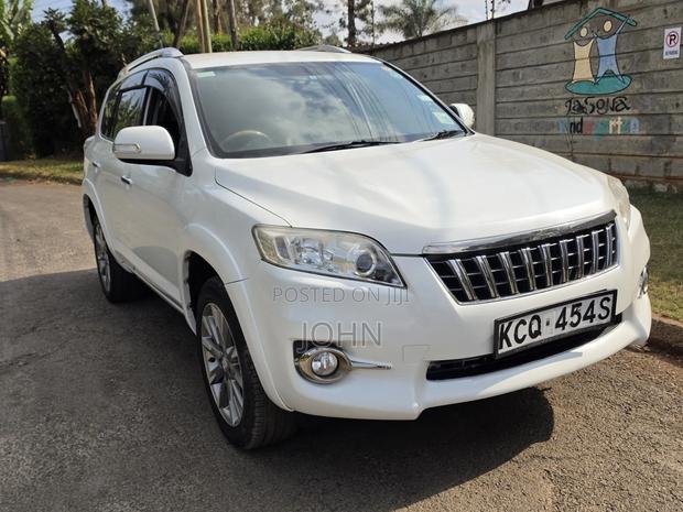 Toyota Vanguard 2013 Pearl