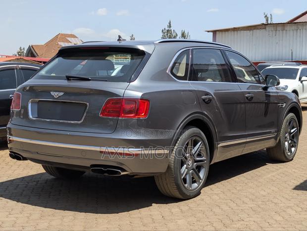 Bentley Bentayga 2018 Gray