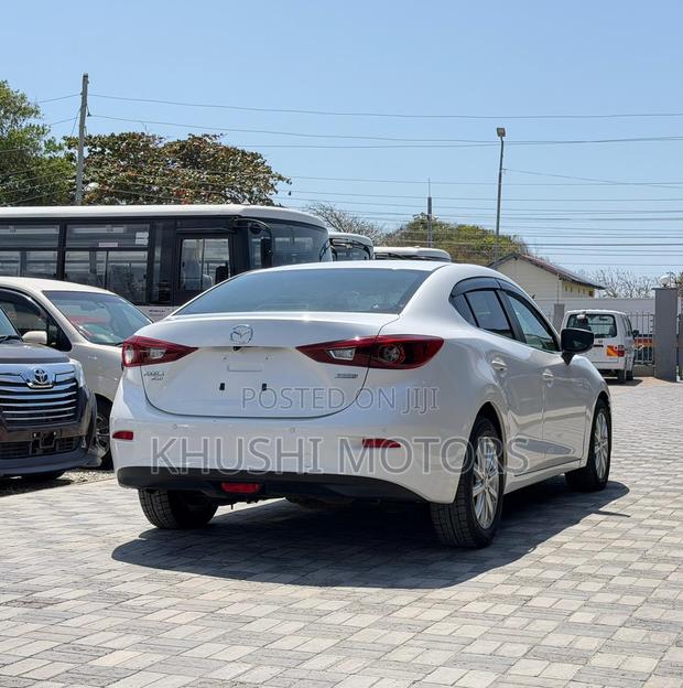 Mazda Axela 2018 White