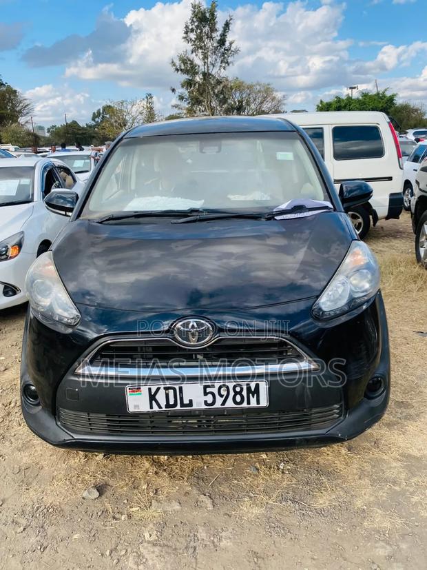 Toyota Sienta 2017 Black