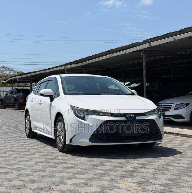 Toyota Corolla Touring 2020 White