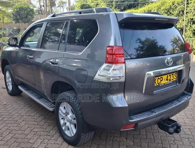 Toyota Land Cruiser Prado 3.0 TD 2010 Gray